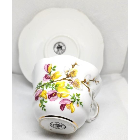 Royal Dover China Teacup & Saucer, Vibrant Floral Design, Gold Trim, Vintage - Picture 7 of 15